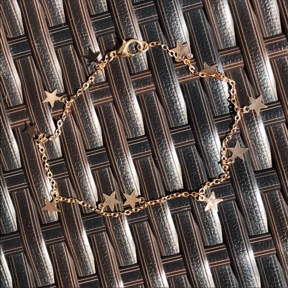 Gold star bracelet